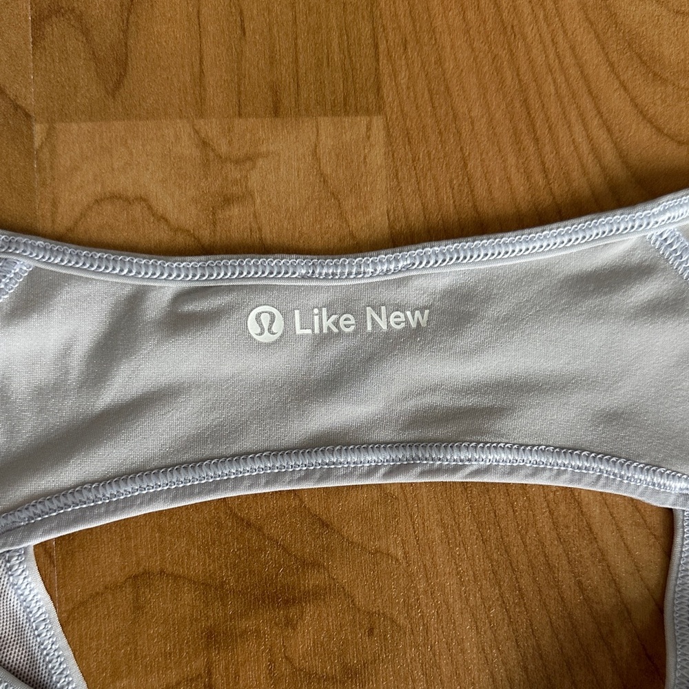 Lululemon Like New Women's Long Sleeve Tee - Picture 2 of 6
